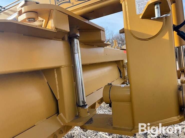 2017-landoll-icon-1632rs-pull-type-rear-steer-grader/blade-image-18