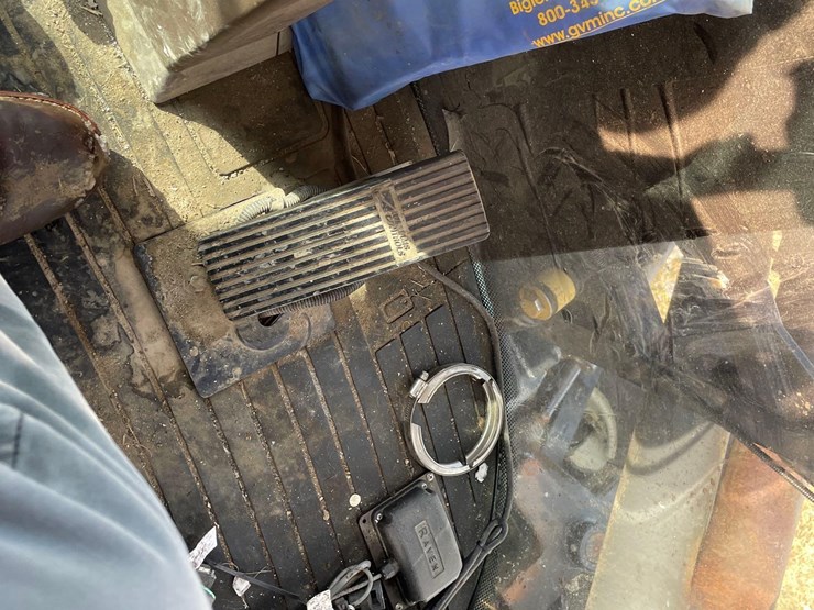 tag-#186,-2009-gvm-6215-self-propelled-sprayer-image-25