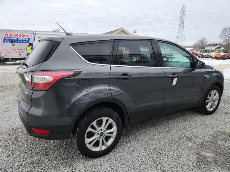 2017-ford-escape-image-2