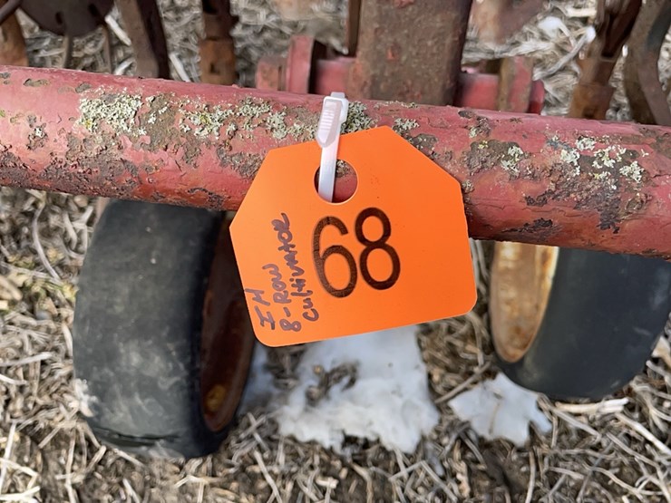 tag-#68,-ih-8-row-cultivator-image-2