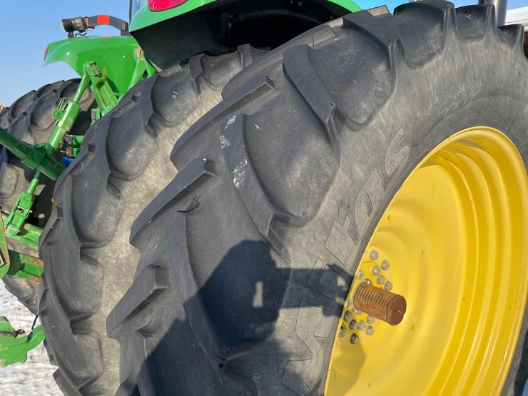 2012-john-deere-8235r-image-14