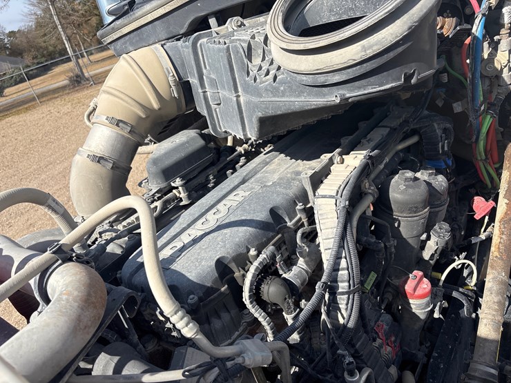 2023-kenworth-t880-image-20