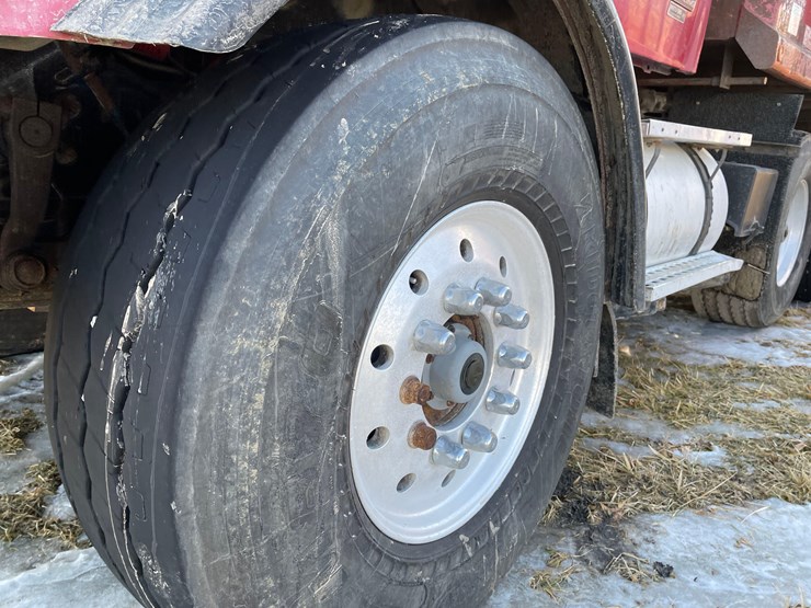 tag-#154,-2000-sterling-tri-axle-dump-truck-image-4