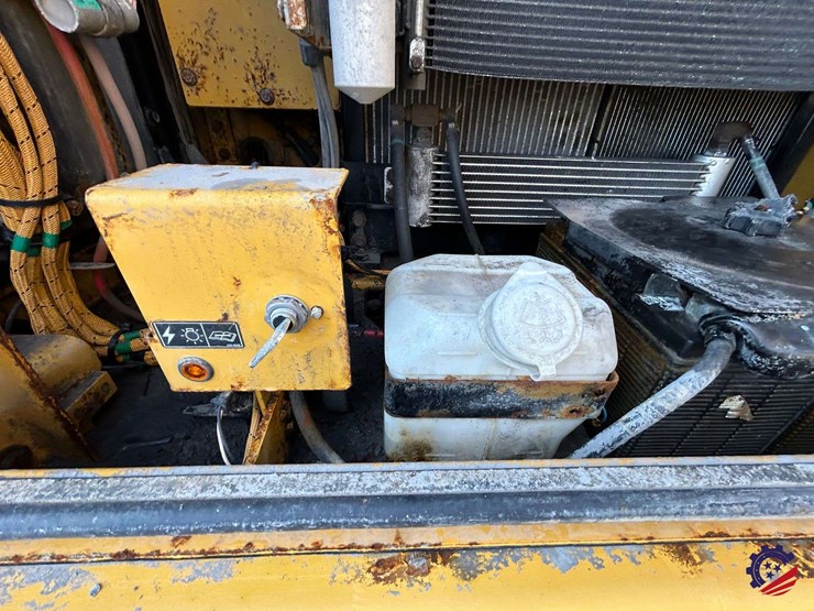 2017-caterpillar-318fl-image-86