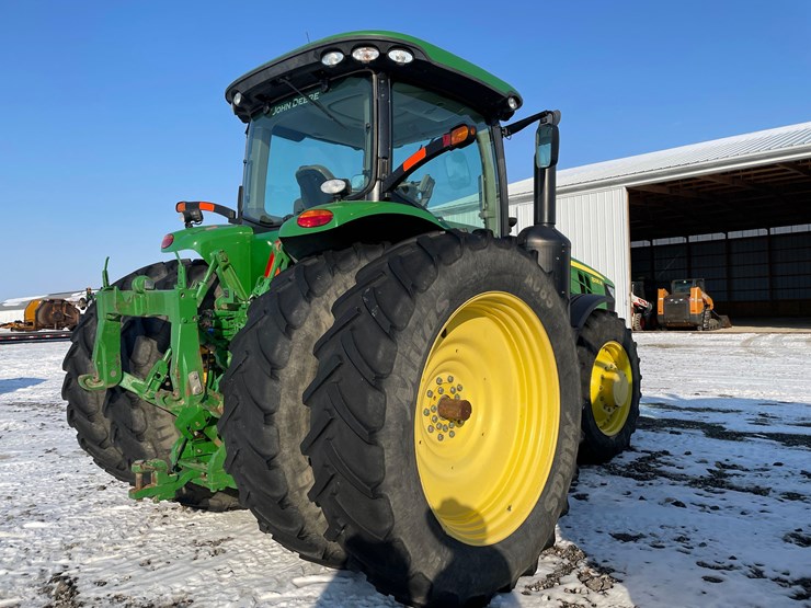 2012-john-deere-8235r-image-13