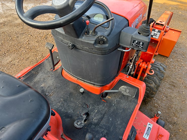 2013-kubota-bx2670-image-19