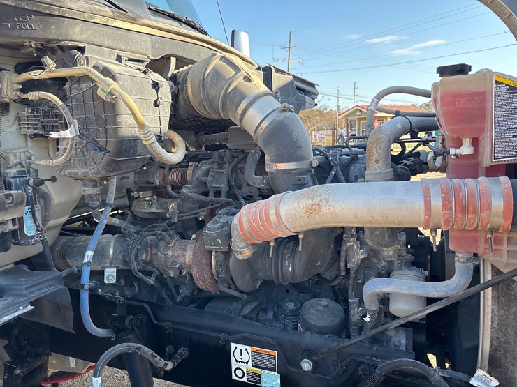 #250-•-2024-kenworth-t880-dump-truck-|-title-delay-image-21