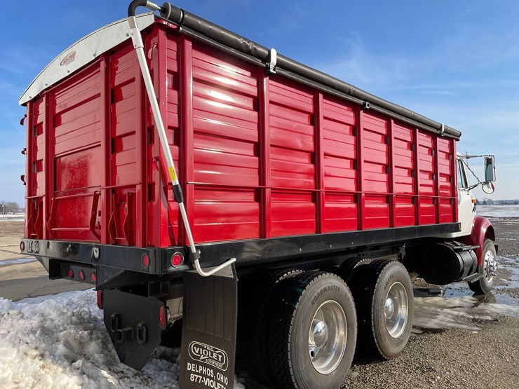 1996-case-ih-8100-image-9