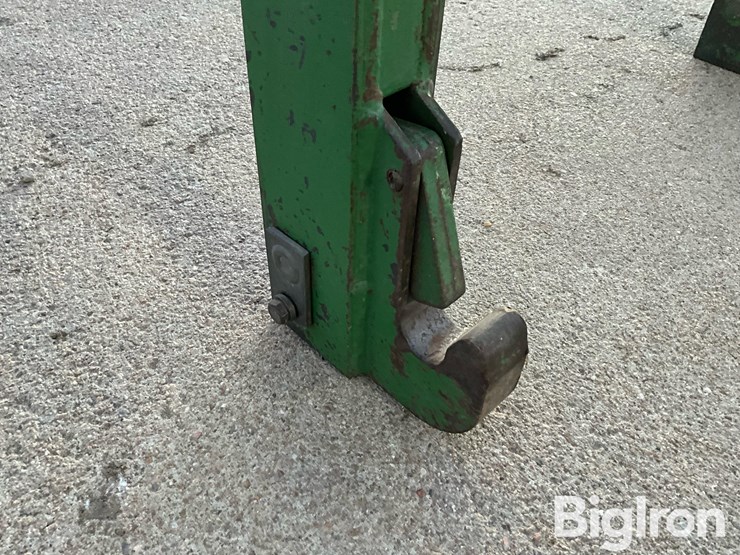 john-deere-cat-2-3-pt-quick-hitch-image-14