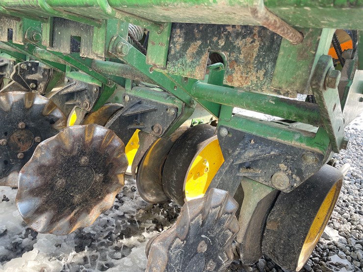 john-deere-7000-image-8