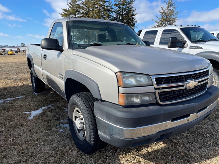 2007-chevrolet-3500-image-17
