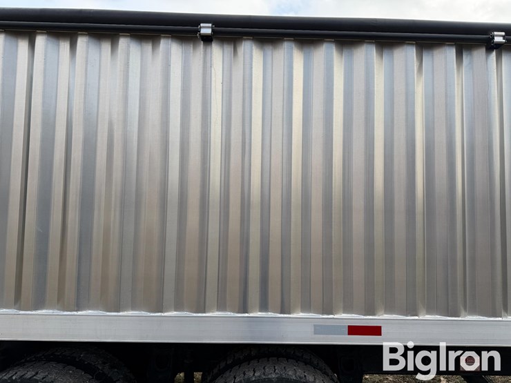 2001-international-8100-image-20