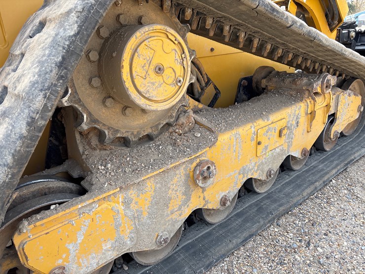 2022-caterpillar-299d3-image-29