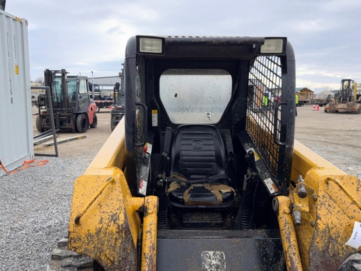 2005-john-deere-240-image-12