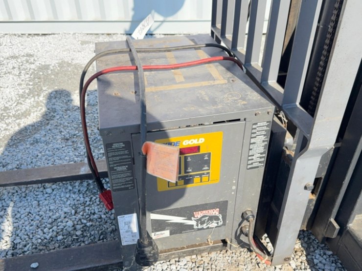 d-crown-e-walk-behind-fork-lift-model-e-sn#ga220787,-2-mast,-48"-forks,-incl.-work-hog-charger-image-15