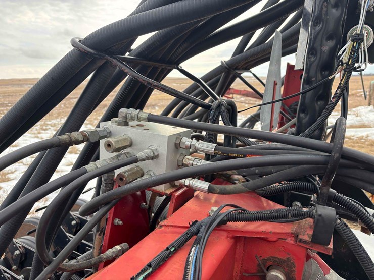 ji-case-8600-drill-image-13