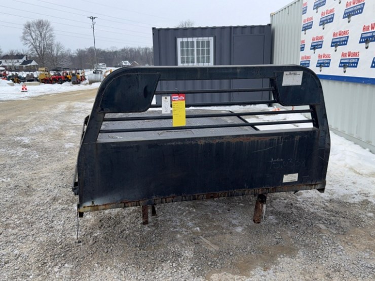 cm-model-1510338,-sn#-mb00175700-black-truck-bed-image-3