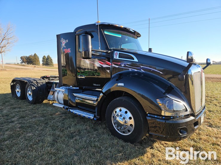 2014-kenworth-t680-image-3