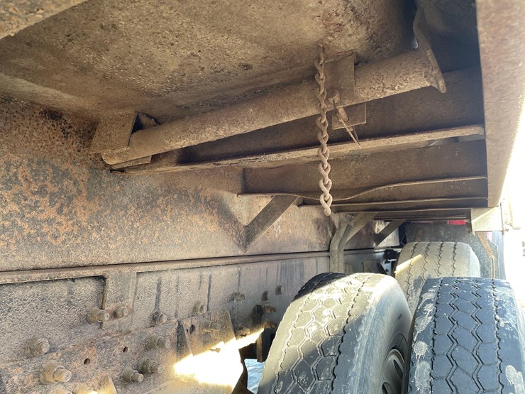 tag-#154,-2000-sterling-tri-axle-dump-truck-image-14