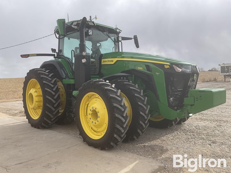 2021-john-deere-8r-340-image-3