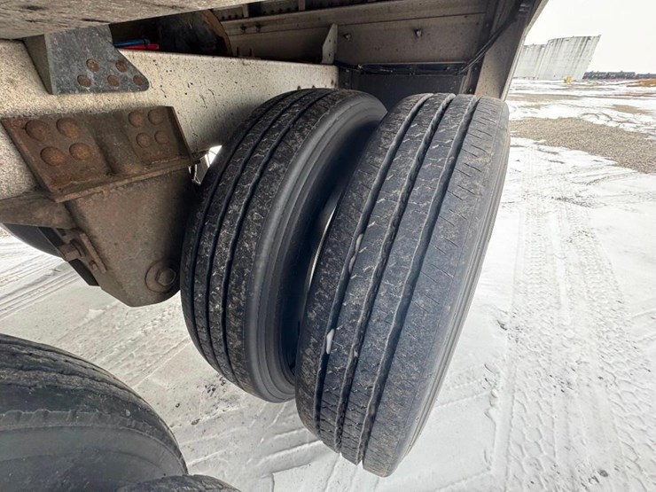 2017-timpte-hopper-bottom-image-10