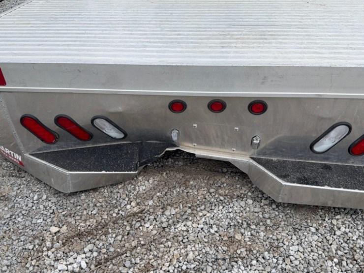 ale-martin-9'-aluminum-truck-bed-for-dually-image-15