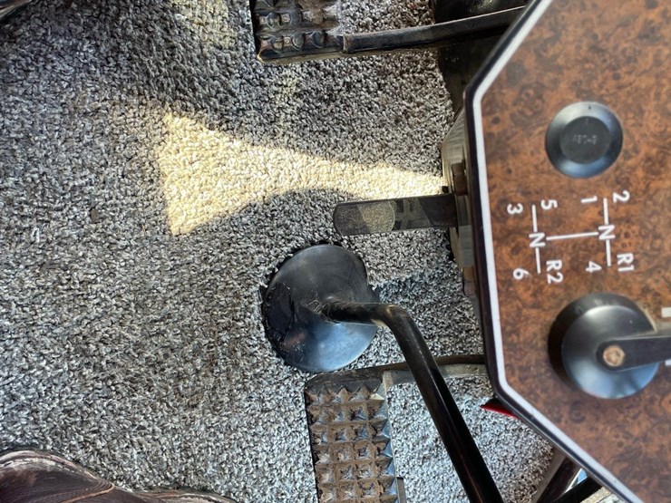 1980-white-2-85-image-26