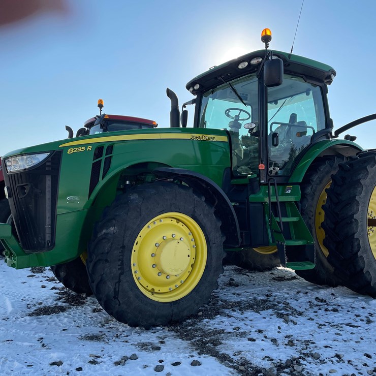 2012 JOHN DEERE 8235R