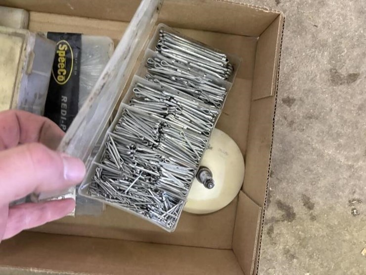 grease-fittings,-cotter-pins-image-2