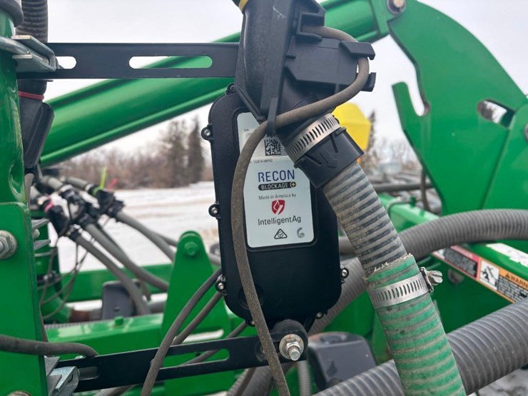 2015-john-deere-1835-image-11