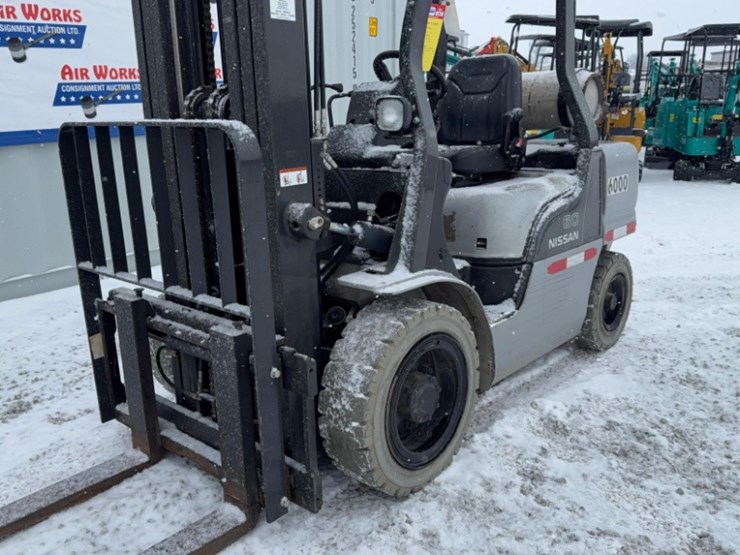 nissan-model-60-sn#-f811013-15,237hrs-40"-forks-image-12