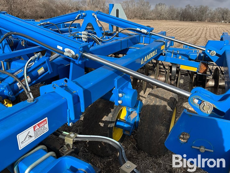 2016-landoll-7431-29-image-13