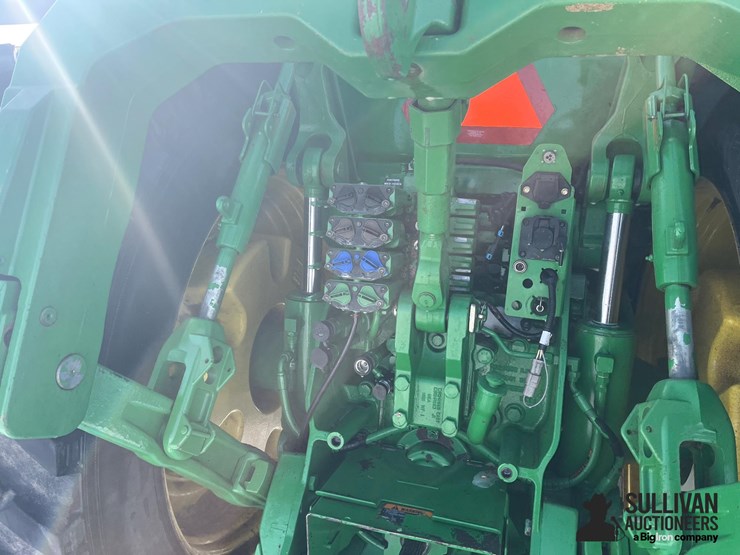 2012-john-deere-8310r-image-19