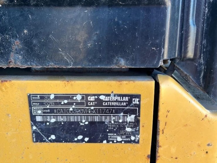 2019-caterpillar-320-image-25