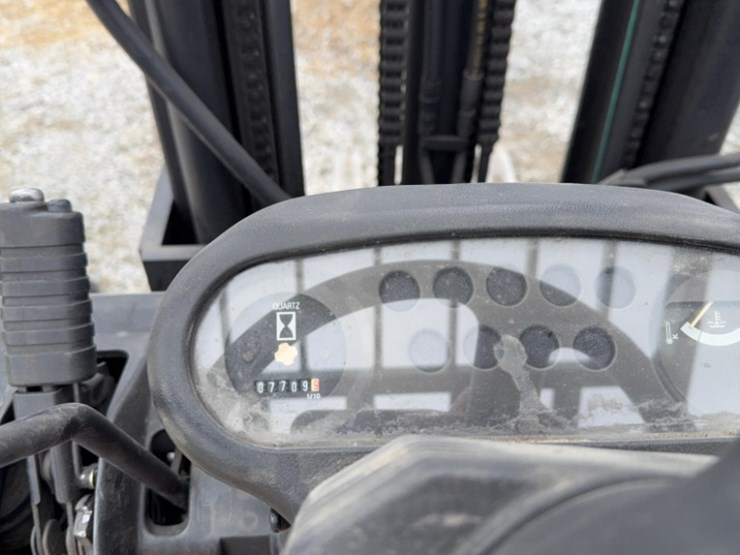 toyota-d565460-forklift,-7709hrs,-lpg,-3-stage-mast,-42"-forks,-solid-wheels-image-8