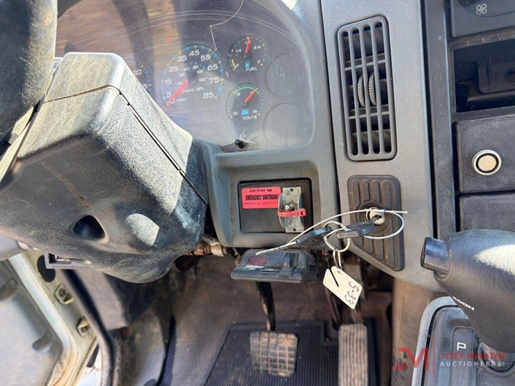 2003-international-durastar-4300-image-31