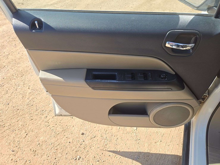 2010-jeep-patriot-sport-image-12