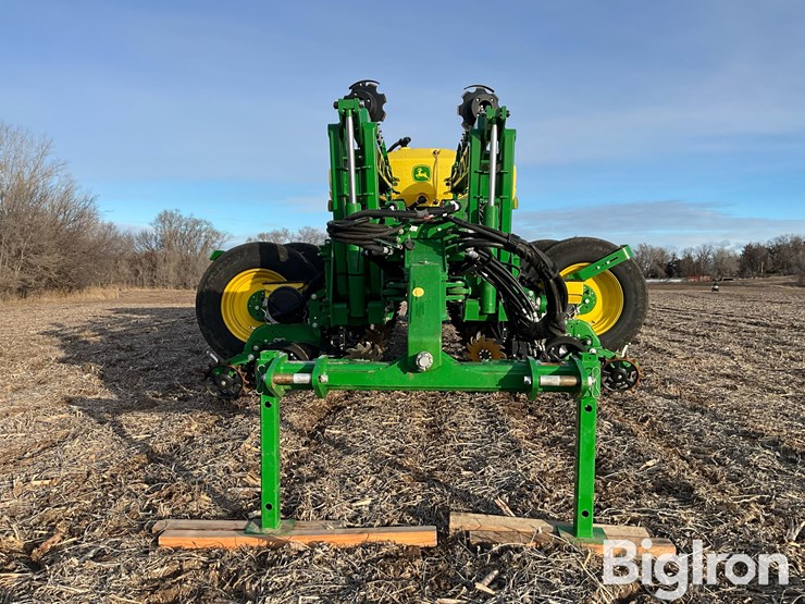 2024-john-deere-1775nt-image-2