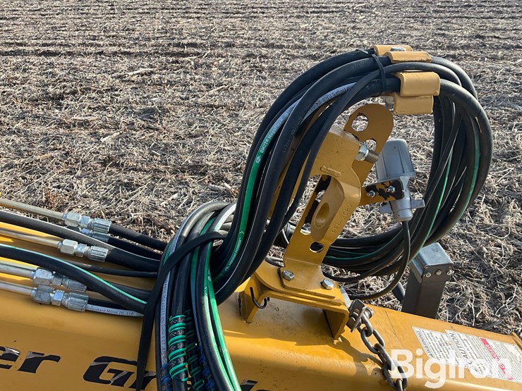 2017-landoll-icon-1632rs-pull-type-rear-steer-grader/blade-image-11