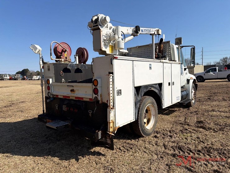 2003-international-durastar-4300-image-3