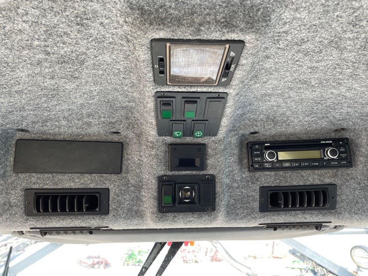 2004-hagie-sts10-image-30