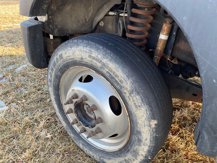 2013-ford-f550-image-5