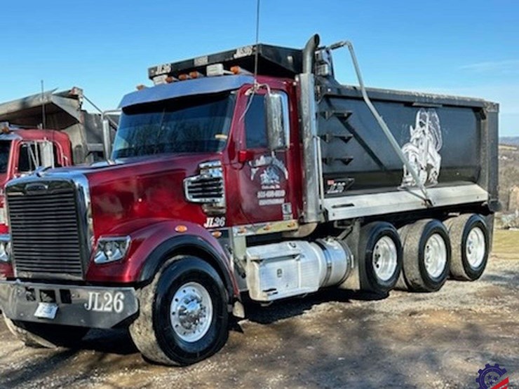 2018-freightliner-sd122-tri-axle-dump-truck-image-4