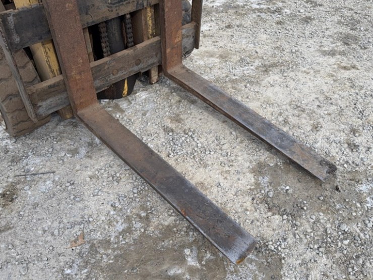 hyster-model-80,-sn#-255464-fork-lift,-lp-cushion-tire-3-mast-42"-forks-9550lb-cap-2082hrs-image-15