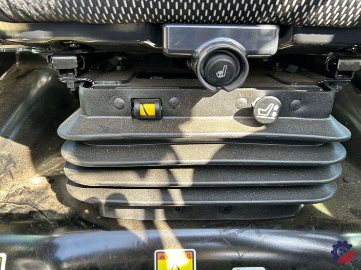 2023-caterpillar-299d3-xe-land-management-image-37