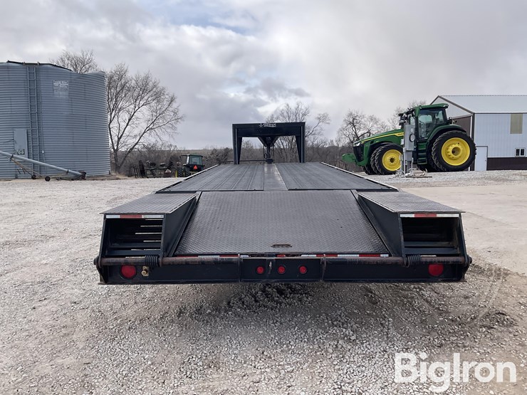 2001-titan-trailer-image-6