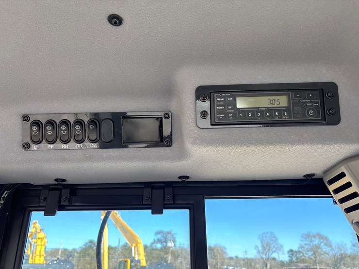 2024-komatsu-d39px-24-image-28