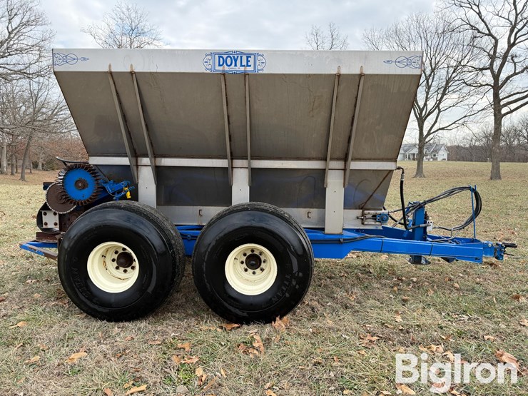 2013-doyle-t/a-8-ton-304-stainless-hopper-fertilizer/lime-spreader-image-4