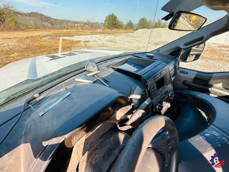 2018-ford-f550-image-32