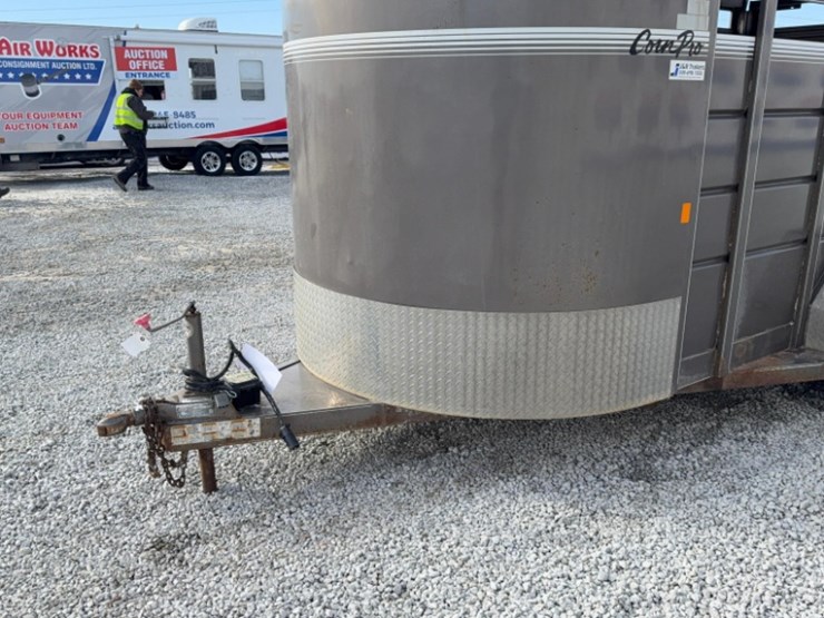 corn-pro-2014-horse-trailer-14-x-6,-sn#-sb-1465,-tandem-axle,-12,500#-capacity-image-13